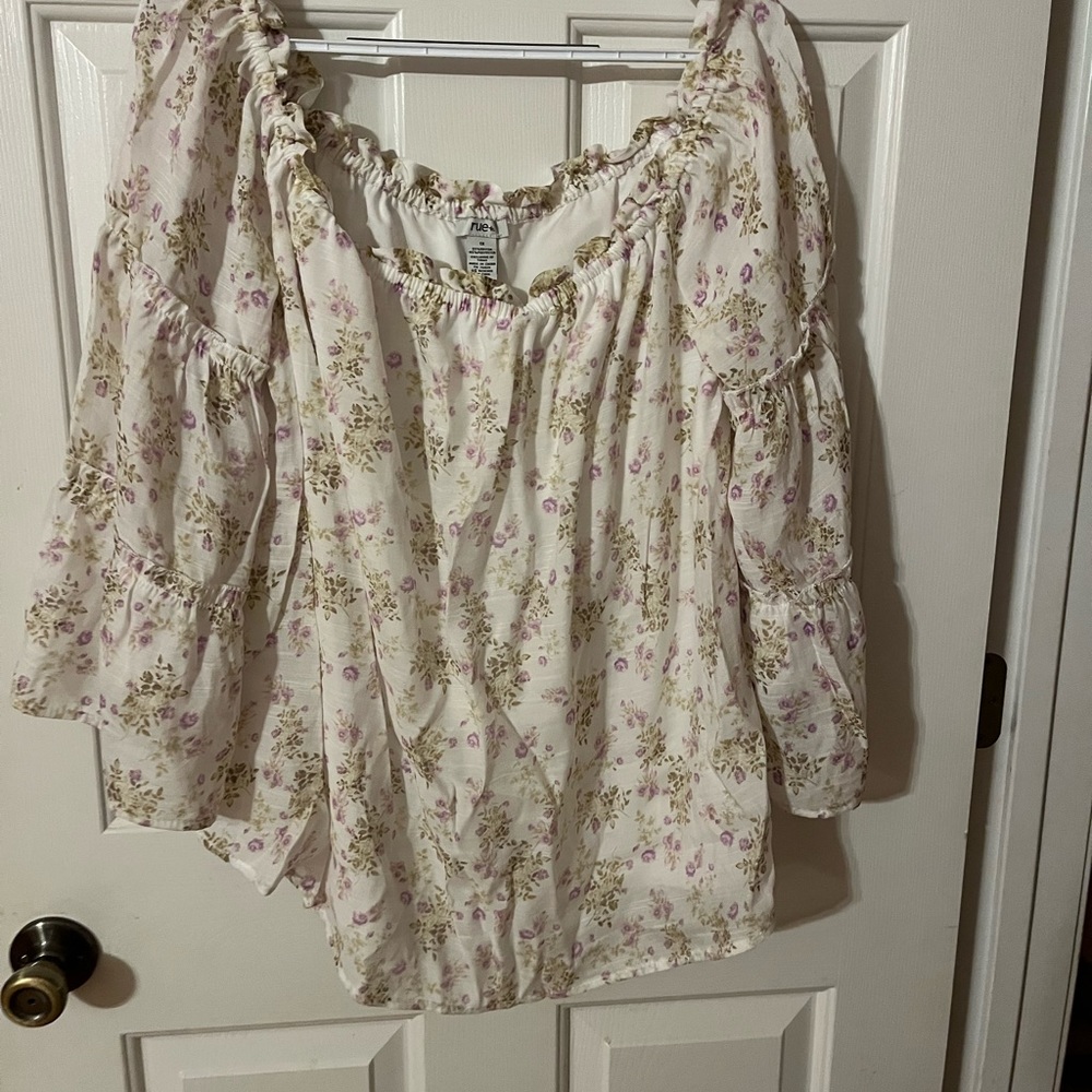 Rue21 NWT Off The Shoulders Long Sleeve Floral Top 1X